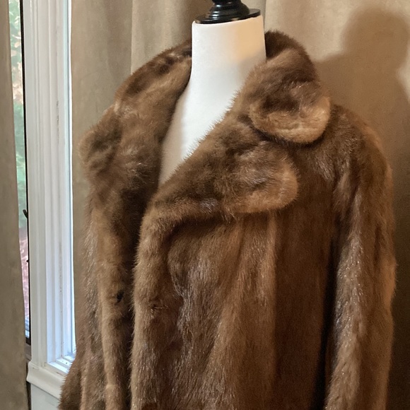 Vintage fur coat and hat - Picture 10 of 16